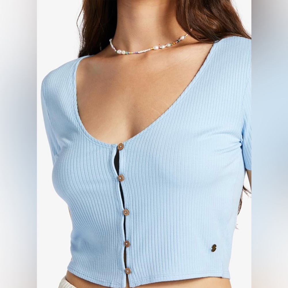 NEW - Roxy “Born With It” Baby Blue Button Down Crop Top T Shirt  Size M